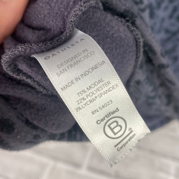 Athleta Pure Luxe Leopard Print Sweatshirt Size Medium  116 - Picture 8 of 8